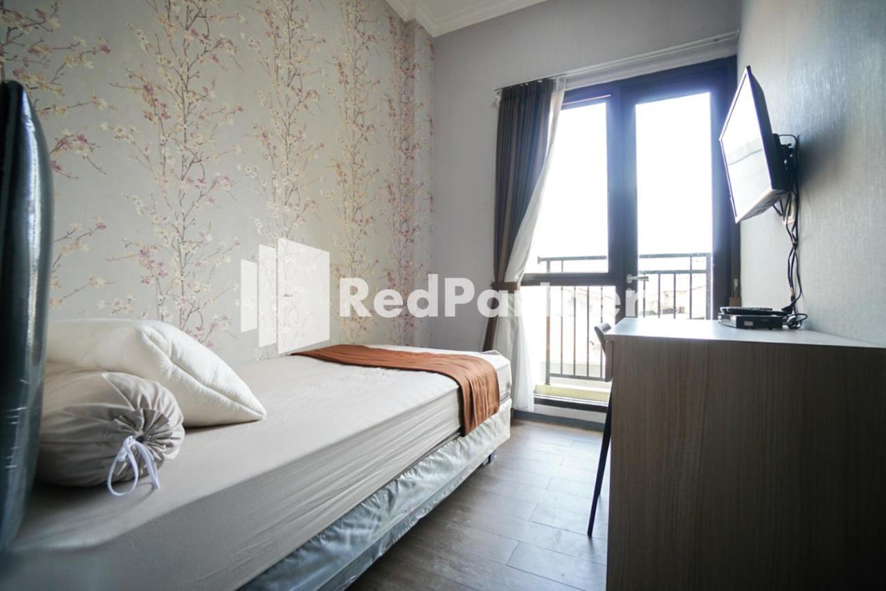 Готель Toba Mansion Syariah Near Benhil Redpartner Джакарта Екстер'єр фото