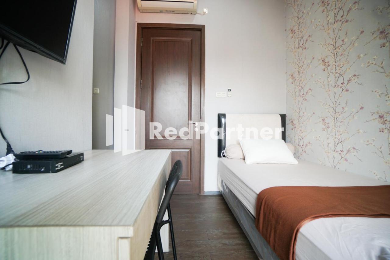 Готель Toba Mansion Syariah Near Benhil Redpartner Джакарта Екстер'єр фото