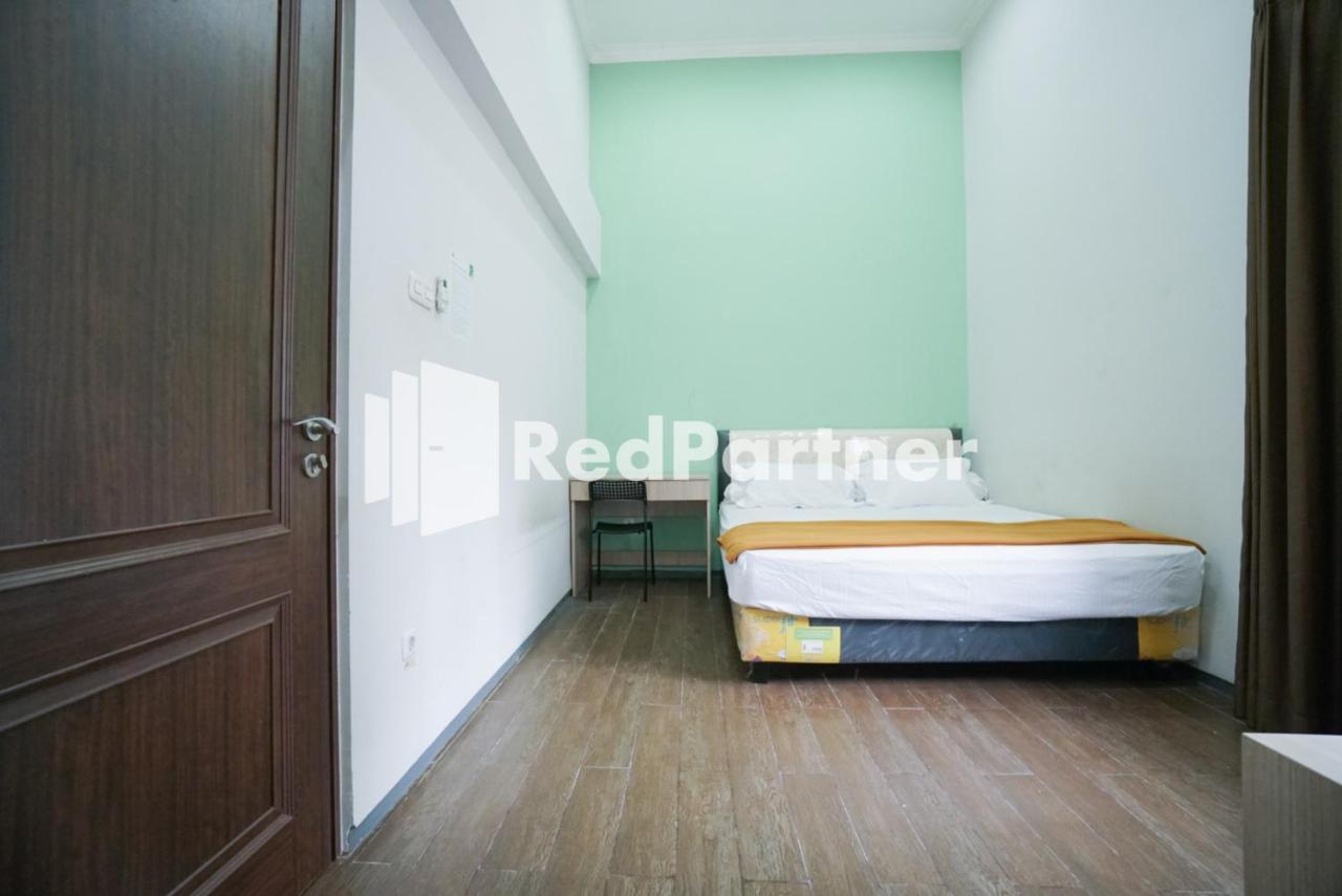 Готель Toba Mansion Syariah Near Benhil Redpartner Джакарта Екстер'єр фото