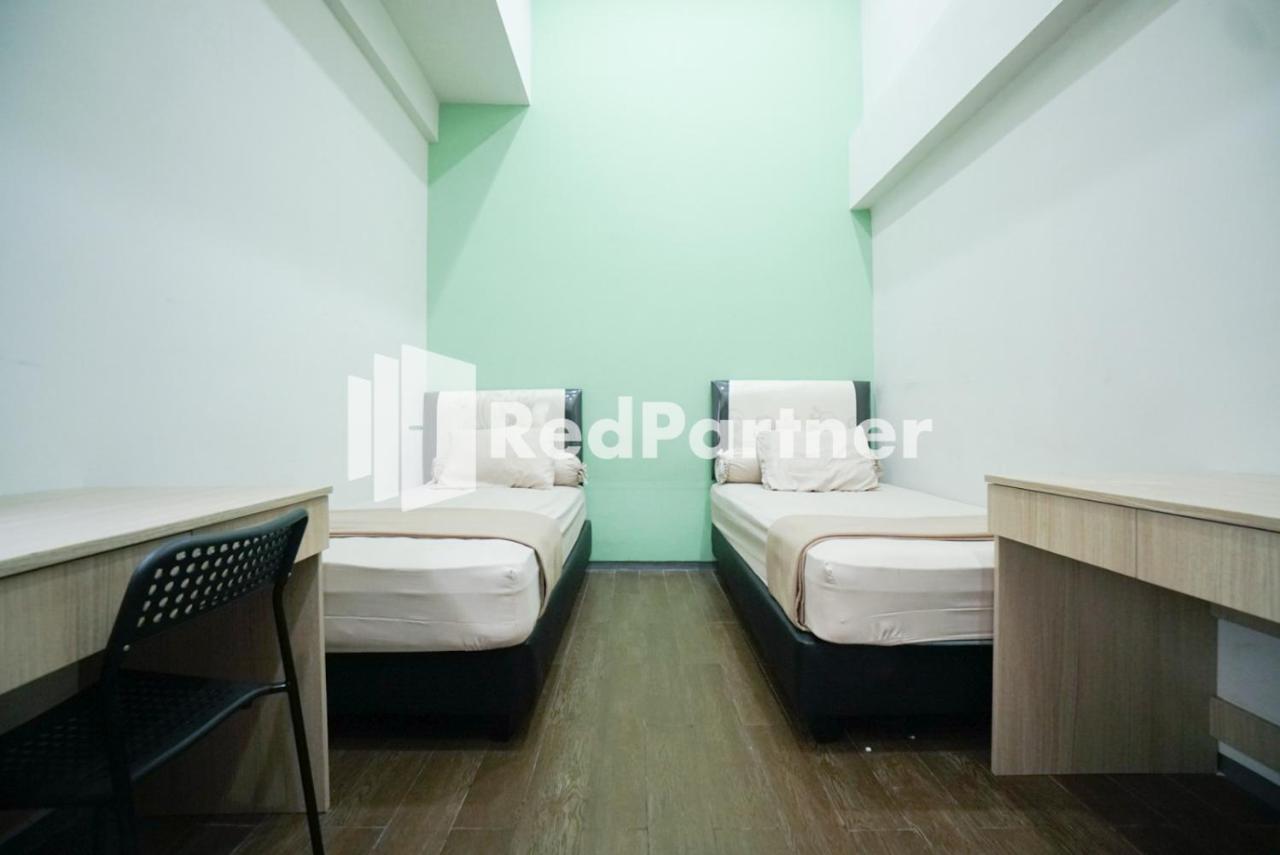 Готель Toba Mansion Syariah Near Benhil Redpartner Джакарта Екстер'єр фото