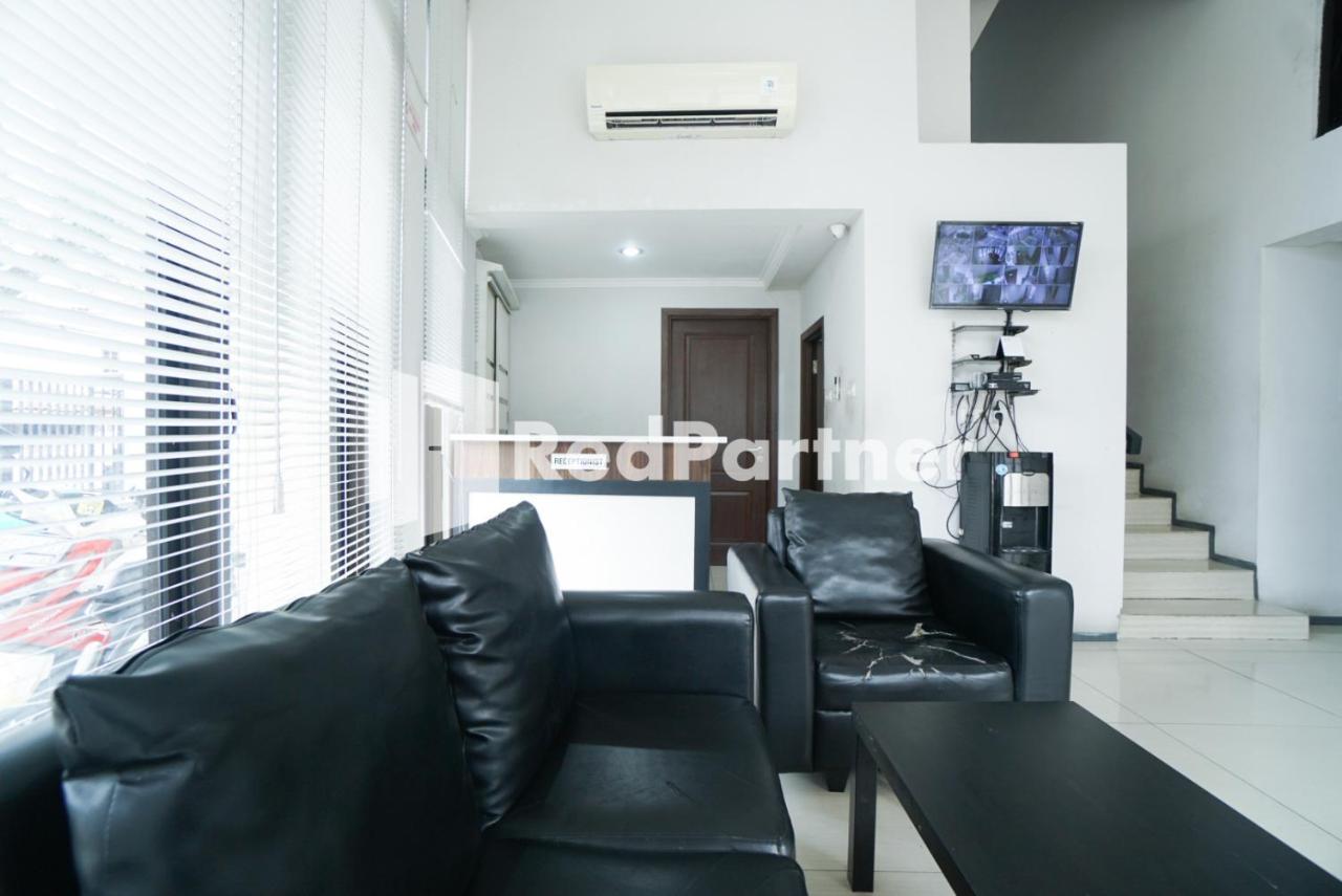 Готель Toba Mansion Syariah Near Benhil Redpartner Джакарта Екстер'єр фото