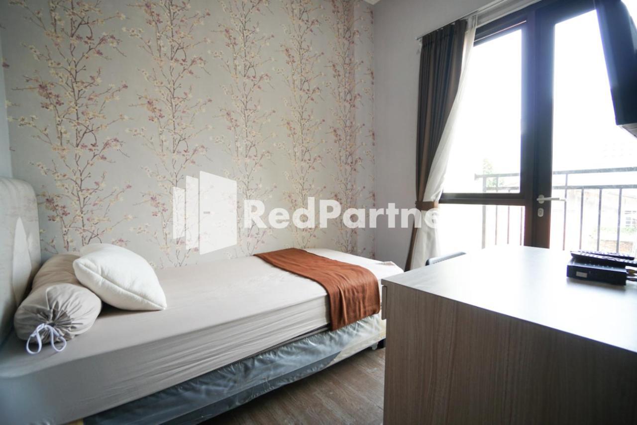 Готель Toba Mansion Syariah Near Benhil Redpartner Джакарта Екстер'єр фото
