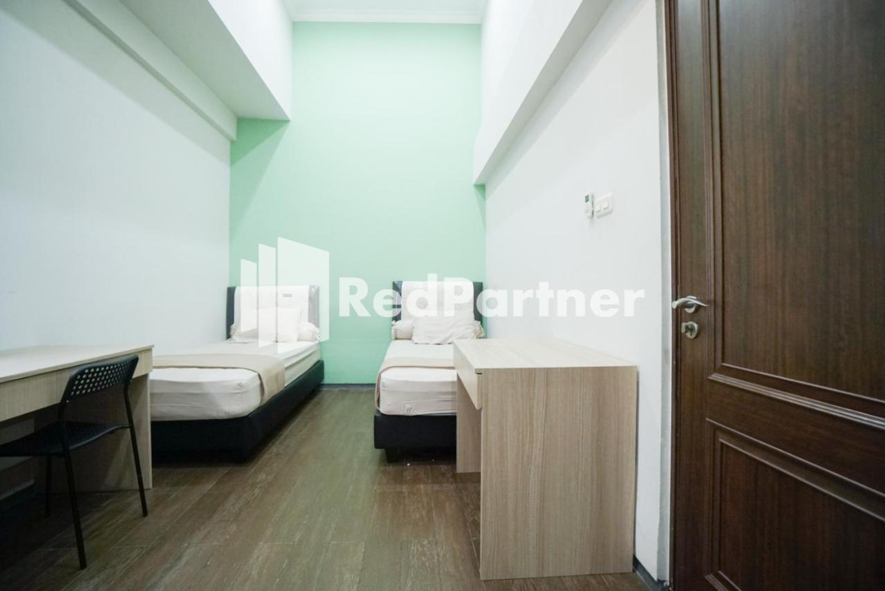 Готель Toba Mansion Syariah Near Benhil Redpartner Джакарта Екстер'єр фото