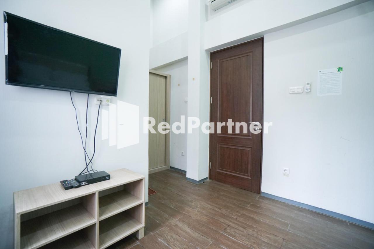 Готель Toba Mansion Syariah Near Benhil Redpartner Джакарта Екстер'єр фото