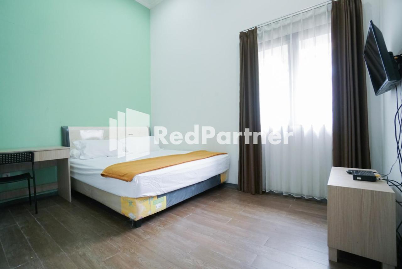Готель Toba Mansion Syariah Near Benhil Redpartner Джакарта Екстер'єр фото